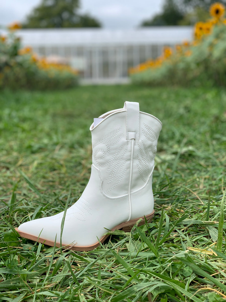 Zahara Cowboy Boot